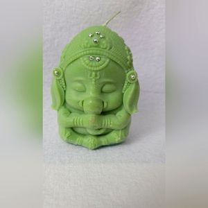 Baby elephant candle